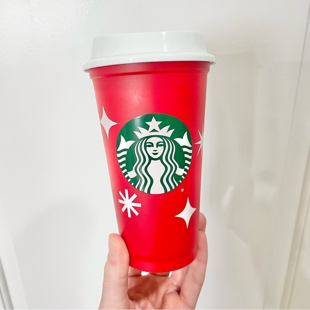 New Starbucks Holiday to go coffee cup